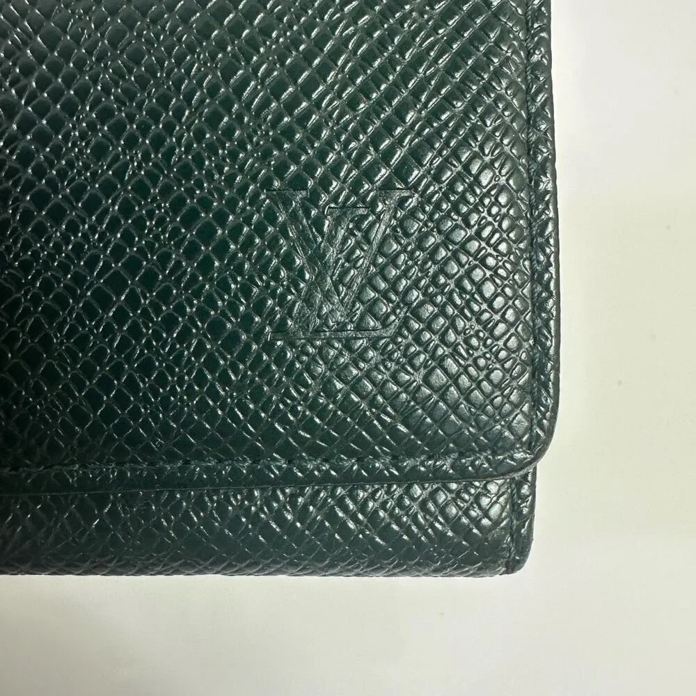 Louis Vuitton Green Taiga‎ Leather 4 Key Case Holder